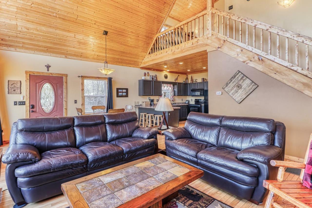 2 Bed 2 Bath Vacation In Bryson Holiday home